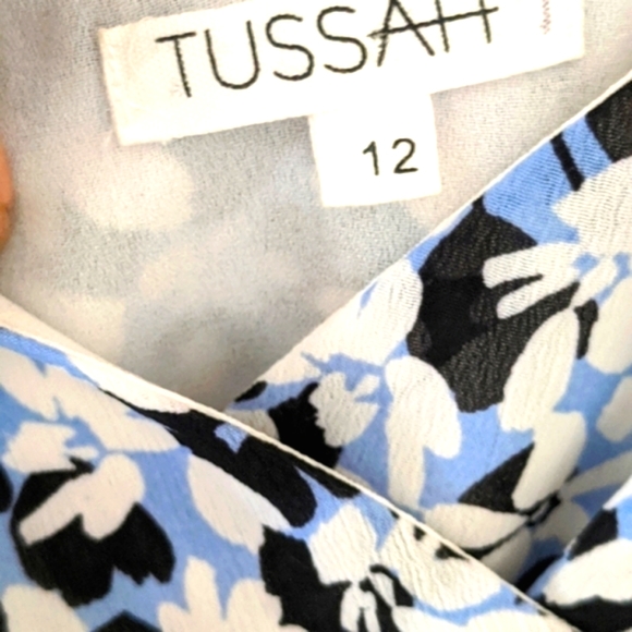 TUSSAH Size 12 Blue & White Floral Halter V-neck Fit & Flare - Picture 8 of 11